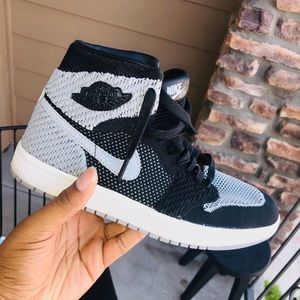 Air Jordan 1 Retro High Flyknit